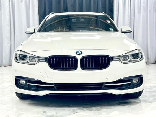 2017 BMW 330 i xDrive