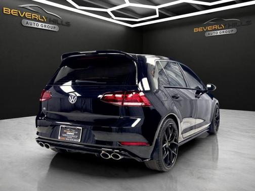 Deep Black Pearl Effect 2019 Volkswagen Golf R 2.0T w/DCC & Navigation