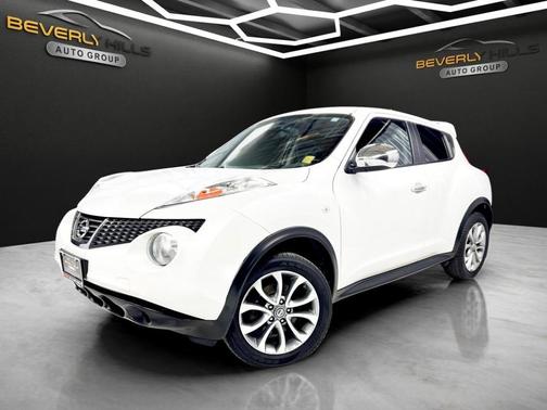 Pearl White 2013 Nissan Juke SV