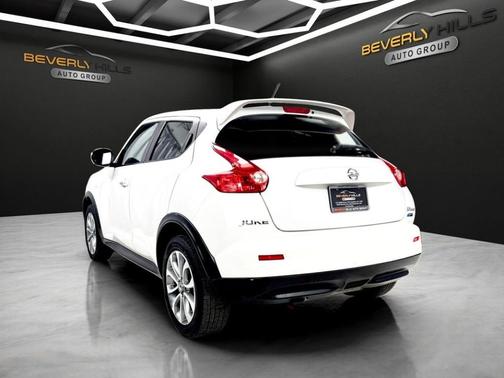 Pearl White 2013 Nissan Juke SV