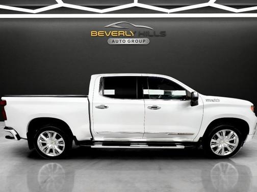 White 2022 Chevrolet Silverado 1500 High Country
