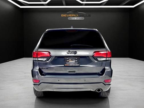 Gray 2018 Jeep Grand Cherokee Altitude