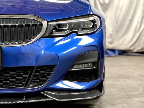 2019 BMW 330 i xDrive