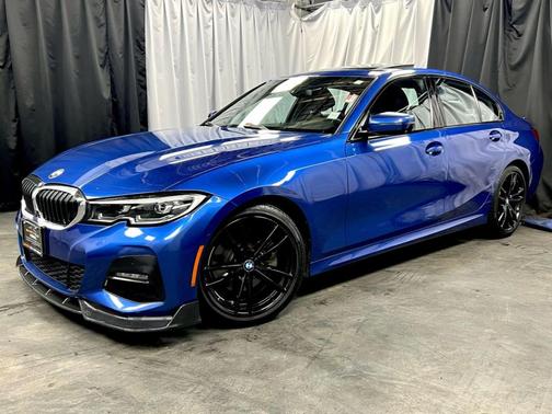 2019 BMW 330 i xDrive