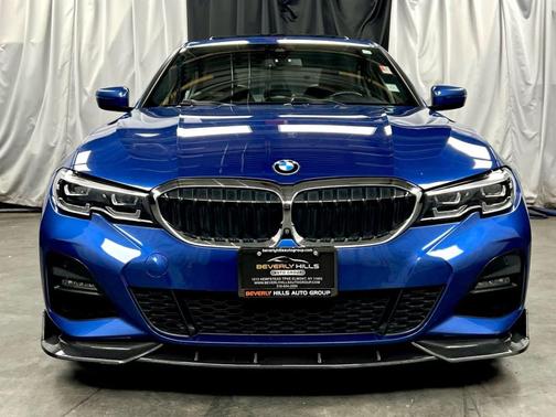 2019 BMW 330 i xDrive