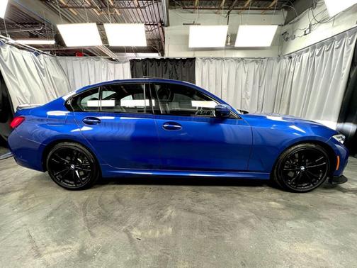 2019 BMW 330 i xDrive