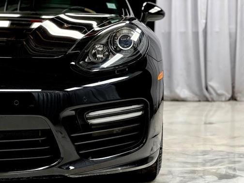 2014 Porsche Panamera GTS