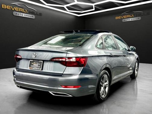 Platinum Gray Metallic 2020 Volkswagen Jetta 1.4T R-Line