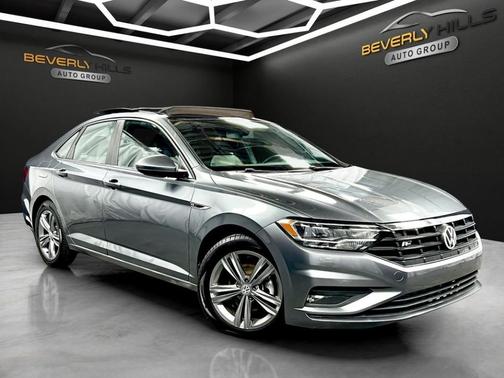 Platinum Gray Metallic 2020 Volkswagen Jetta 1.4T R-Line