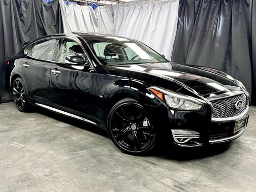 2015 INFINITI Q70L 5.6X