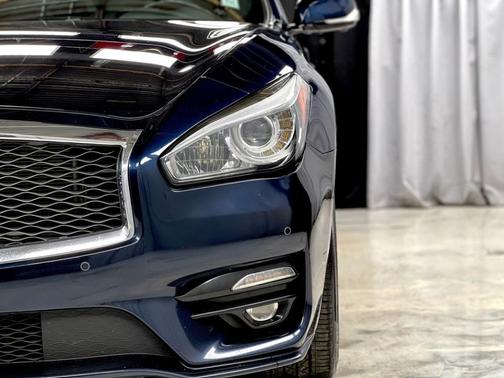 2019 INFINITI Q70 3.7X LUXE