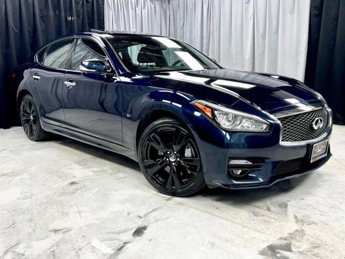 2019 INFINITI Q70 3.7X LUXE