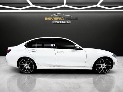 White 2022 BMW 330 i xDrive