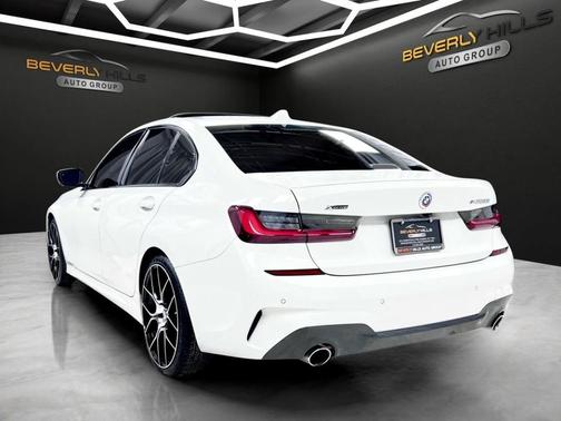 White 2022 BMW 330 i xDrive