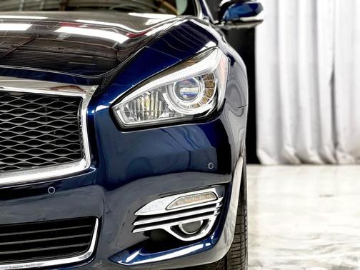 2017 INFINITI Q70L 3.7X