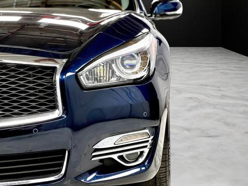 2017 INFINITI Q70L 3.7X