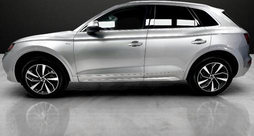 Florett Silver Metallic 2022 Audi Q5 45 S line quattro Premium