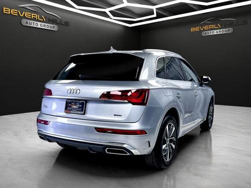 Florett Silver Metallic 2022 Audi Q5 45 S line quattro Premium
