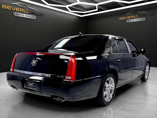 2011 Cadillac DTS Platinum Collection