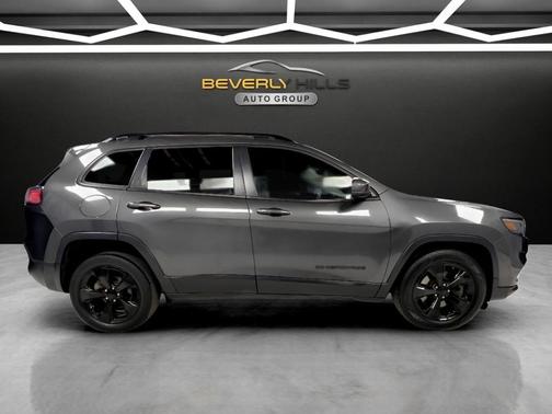 Gray 2020 Jeep Cherokee Latitude Plus