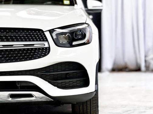 White 2021 Mercedes-Benz GLC 300 Base 4MATIC
