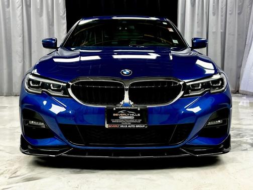 2019 BMW 330 i xDrive