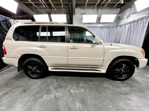 2005 Lexus LX 470 Base (A5)