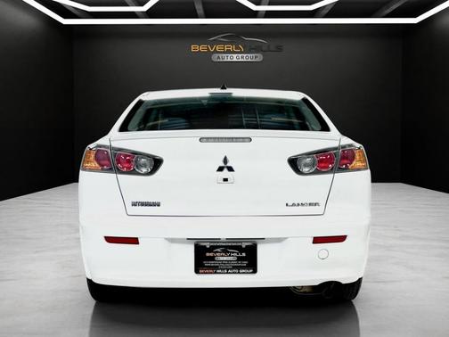 White 2017 Mitsubishi Lancer ES