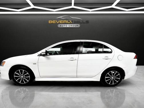 White 2017 Mitsubishi Lancer ES