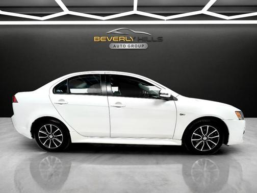 White 2017 Mitsubishi Lancer ES