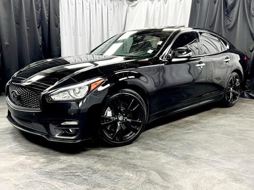 2015 INFINITI Q70 5.6