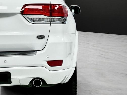 White 2020 Jeep Grand Cherokee Overland