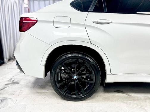 White 2018 BMW X6 xDrive35i