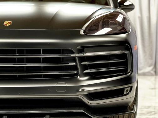 2021 Porsche Cayenne Base