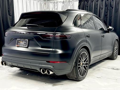 2021 Porsche Cayenne Base
