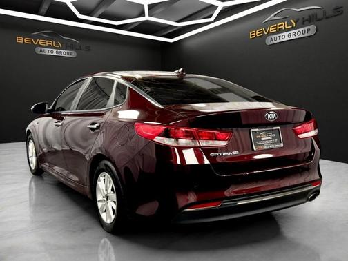 Maroon 2018 Kia Optima LX