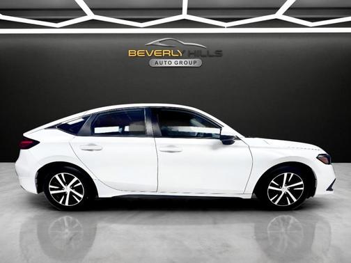 White 2022 Honda Civic LX