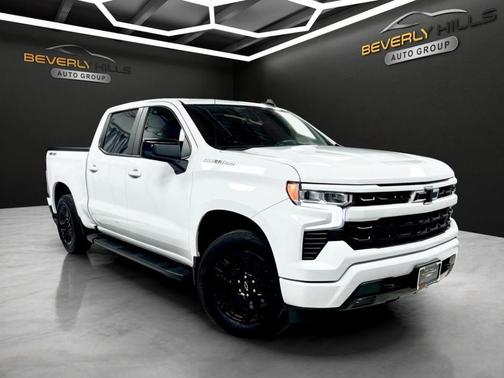 White 2022 Chevrolet Silverado 1500 RST