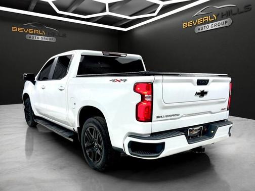 White 2022 Chevrolet Silverado 1500 RST