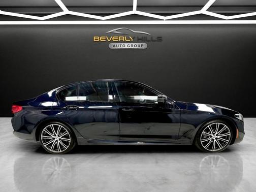 Black 2019 BMW 540 i