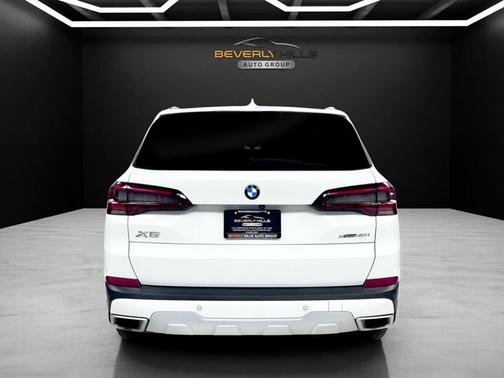 White 2023 BMW X5 xDrive40i