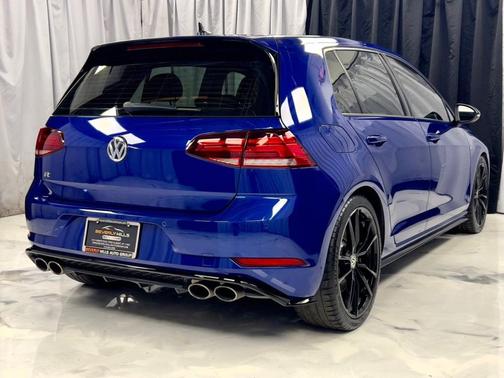 2019 Volkswagen Golf R 2.0T w/DCC & Navigation