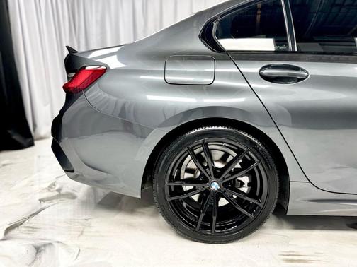 2019 BMW 330 i
