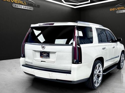 White 2015 Cadillac Escalade Premium