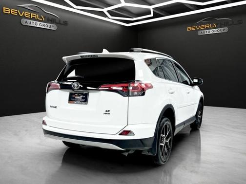 2018 Toyota RAV4 SE