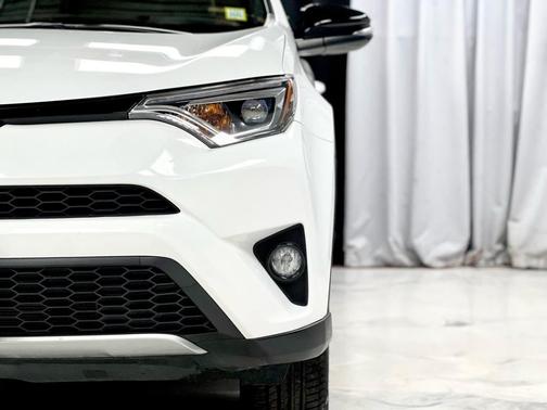 2018 Toyota RAV4 SE