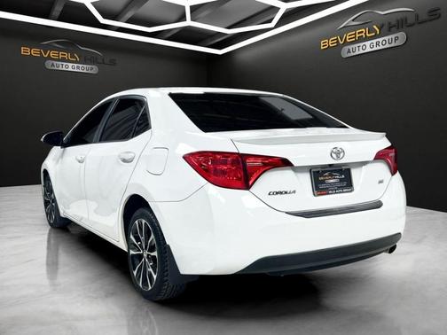 White 2018 Toyota Corolla SE