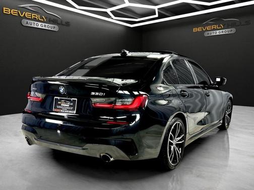 2019 BMW 330 i xDrive