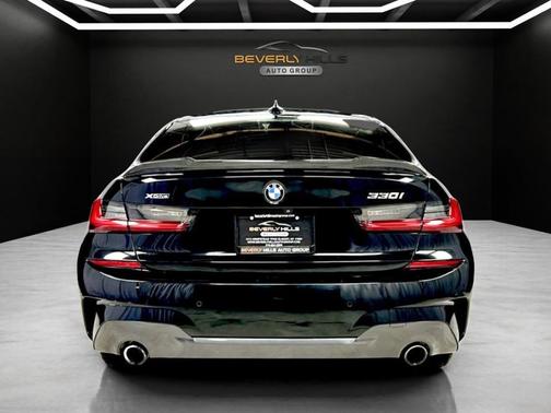 2019 BMW 330 i xDrive