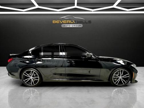 2019 BMW 330 i xDrive